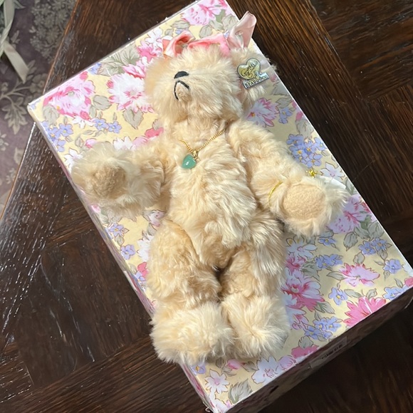 ANNETTE FUNICELLO  COLECTABLE   BEAR - Picture 3 of 5